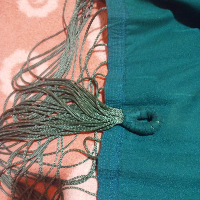 Rede Camuflada Reforçada Com Forro Duplo 1.5 Mts de Comprimento 1.4 Mts de Largura e 50cm de Punho Grosso.