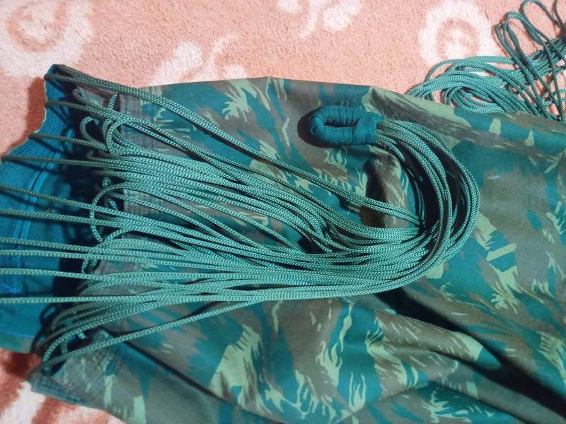 Rede Camuflada Reforçada Com Forro Duplo 1.5 Mts de Comprimento 1.4 Mts de Largura e 50cm de Punho Grosso.